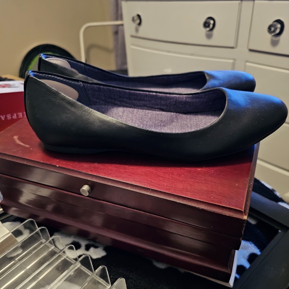 Ballet flats